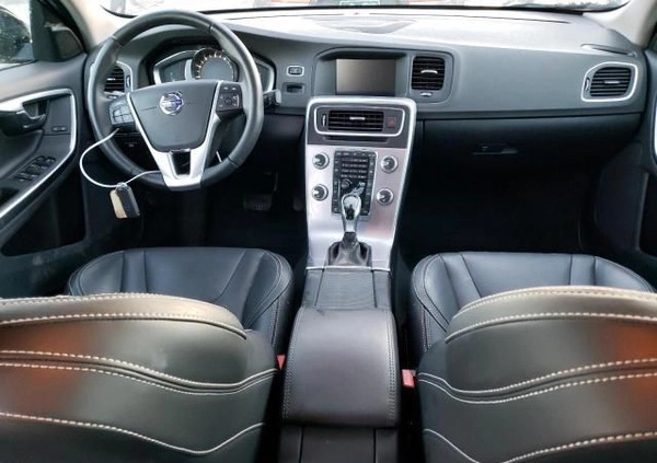 Volvo S60 cena 50800 przebieg: 45800, rok produkcji 2017 z Chmielnik małe 56